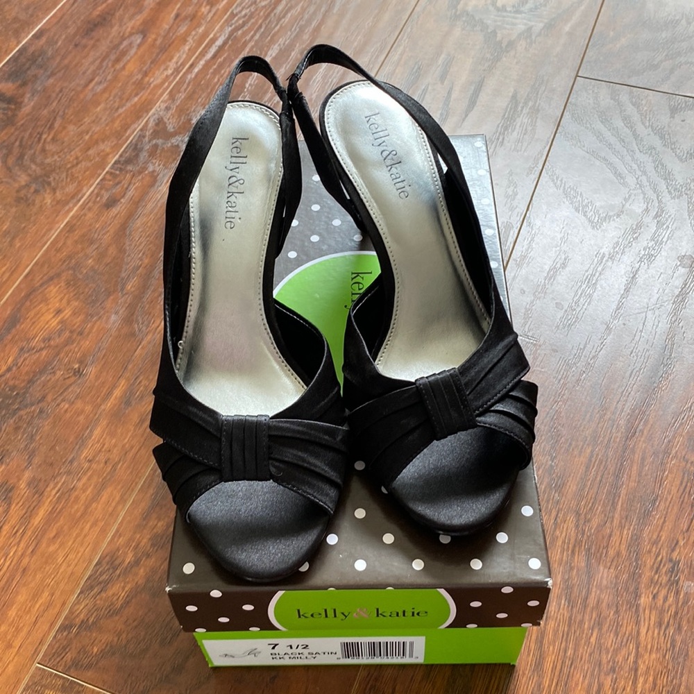 Kelly & Katie Black Satin Heels size 7 1/2